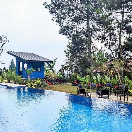 Cottonwood Exclusive Villa @Lembang Asri - Jacuzzi Playground Netflix Billyard エクステリア 写真