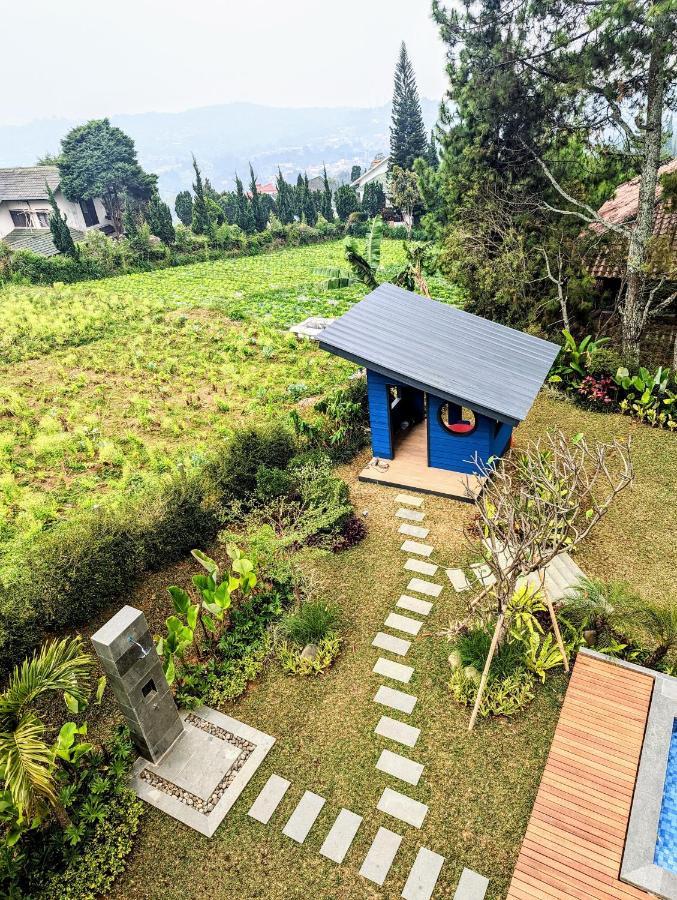 Cottonwood Exclusive Villa @Lembang Asri - Jacuzzi Playground Netflix Billyard エクステリア 写真