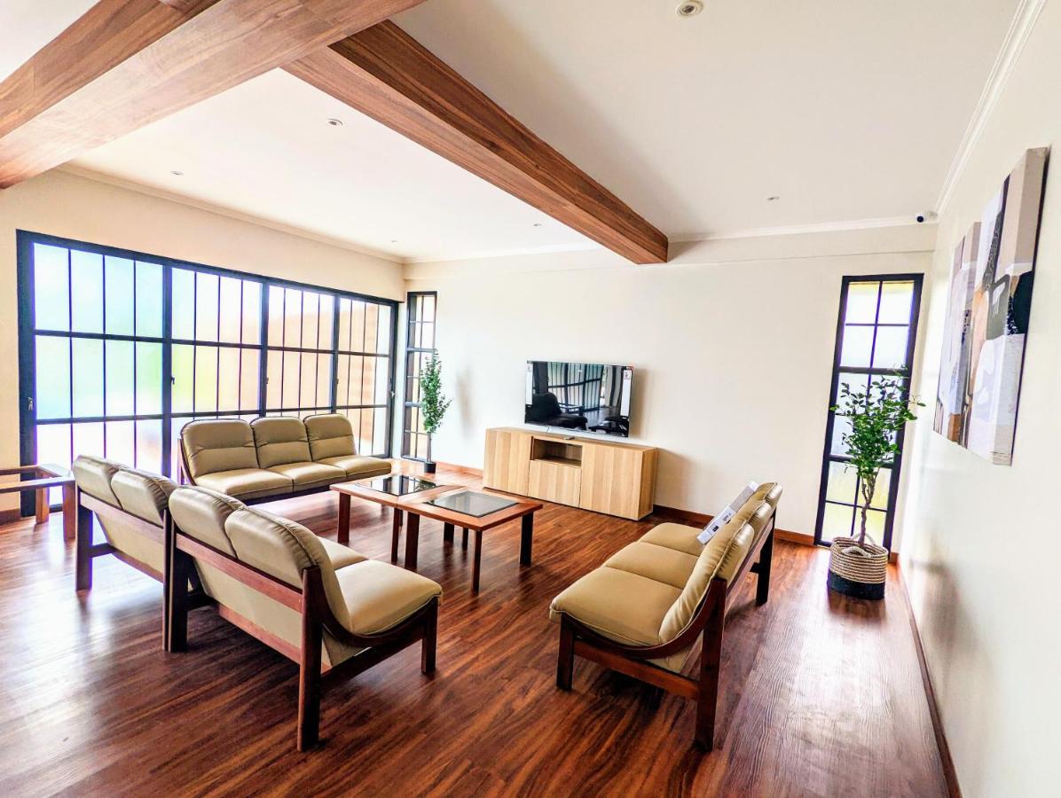 Cottonwood Exclusive Villa @Lembang Asri - Jacuzzi Playground Netflix Billyard エクステリア 写真
