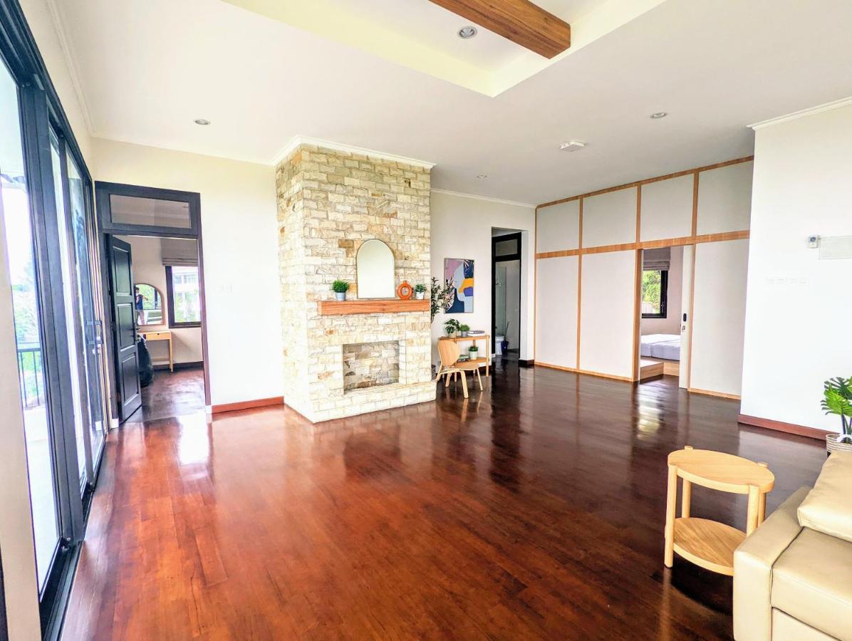Cottonwood Exclusive Villa @Lembang Asri - Jacuzzi Playground Netflix Billyard エクステリア 写真
