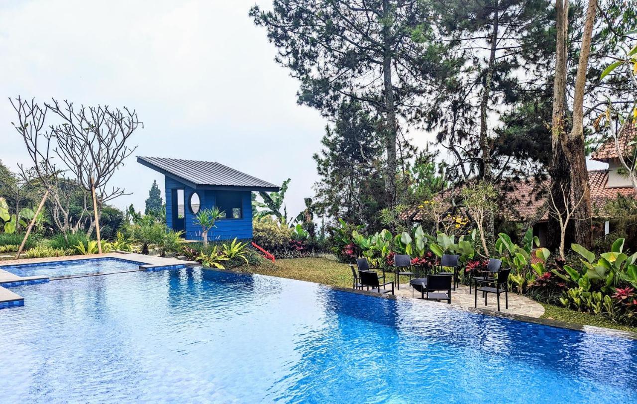 Cottonwood Exclusive Villa @Lembang Asri - Jacuzzi Playground Netflix Billyard エクステリア 写真