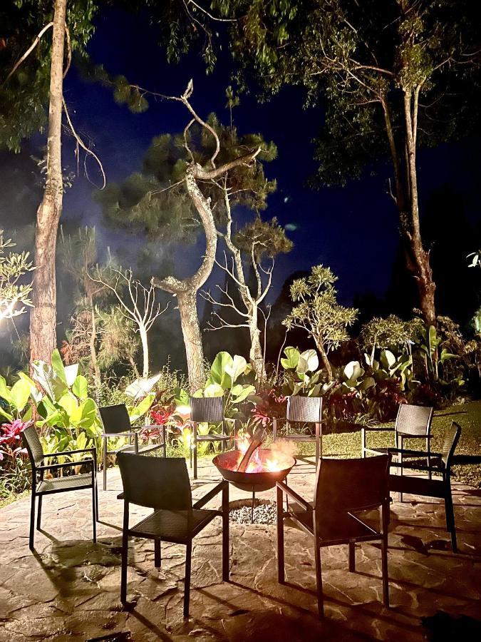 Cottonwood Exclusive Villa @Lembang Asri - Jacuzzi Playground Netflix Billyard エクステリア 写真